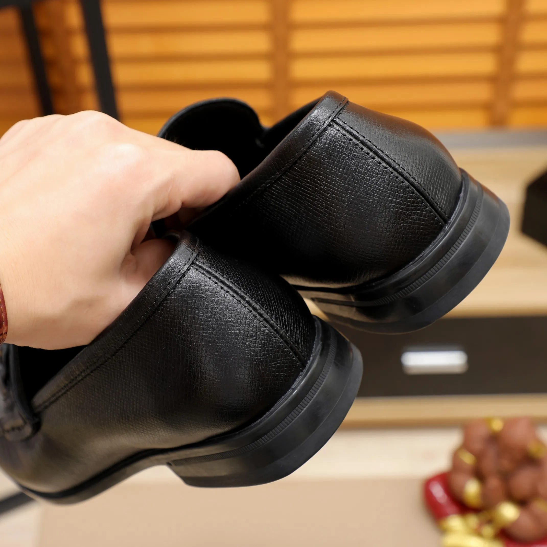 Men's shoes 💰540 🕷🕷🐂【Ferragamo】Ferragamo Popular fashion casual shoes🇨🇳Official website counter 1:1 production, original mold opening💯Good quality visible, imported high-end first-layer pebbled calfskin, water-dyed🐂leather lining🌿very clear texture, high-quality waterproof, non-slip and wear-resistant outsole🎋high quality and low price, truly handmade🍓black, coffee color, 2 colors available! Code number 38-45……